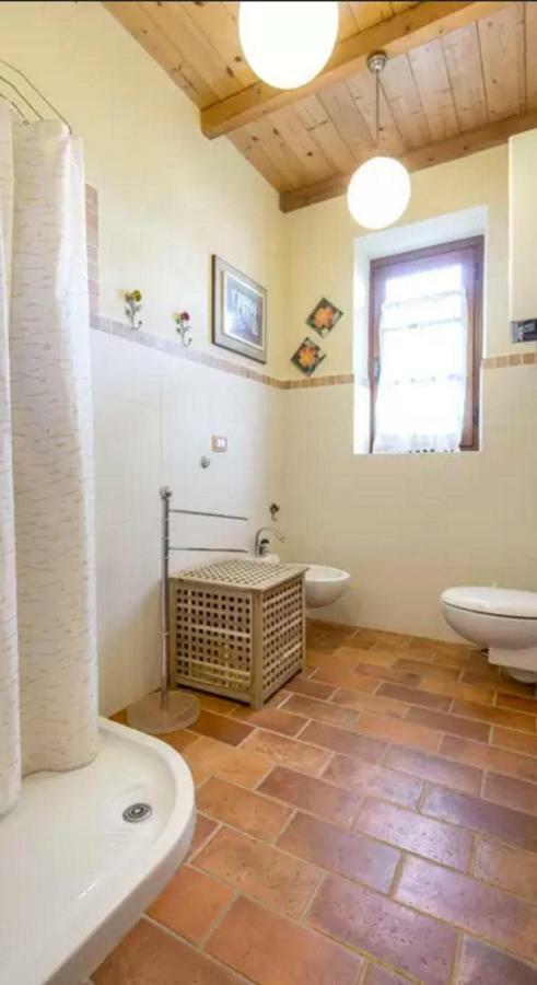 Casa Mazzocchi Vista Su Poppiヴィラ エクステリア 写真