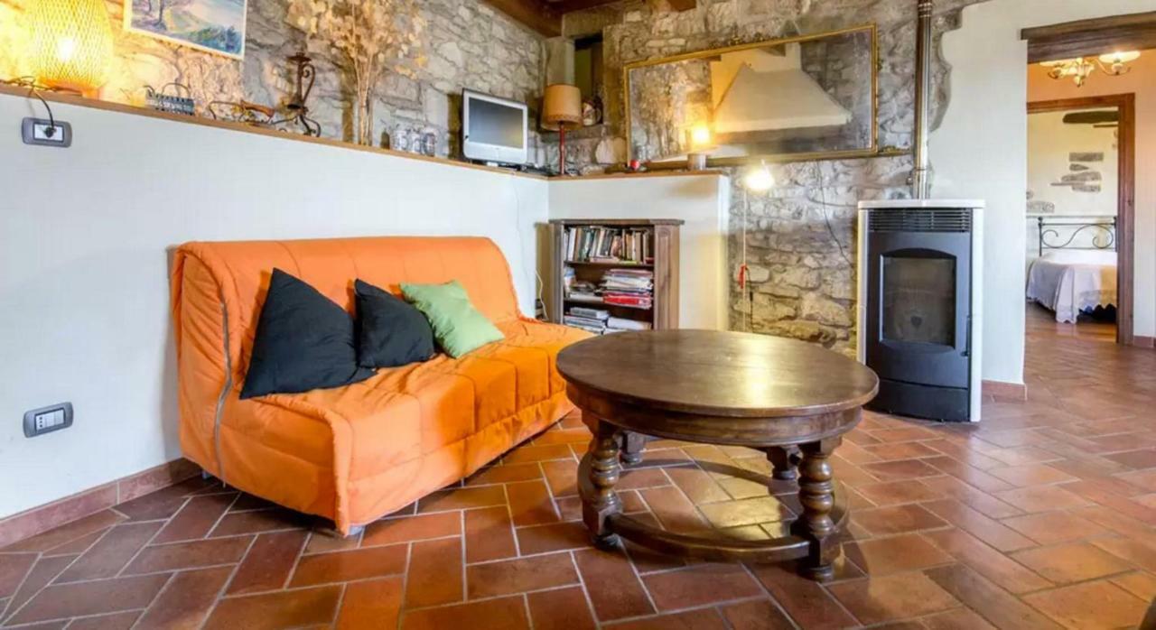 Casa Mazzocchi Vista Su Poppiヴィラ エクステリア 写真