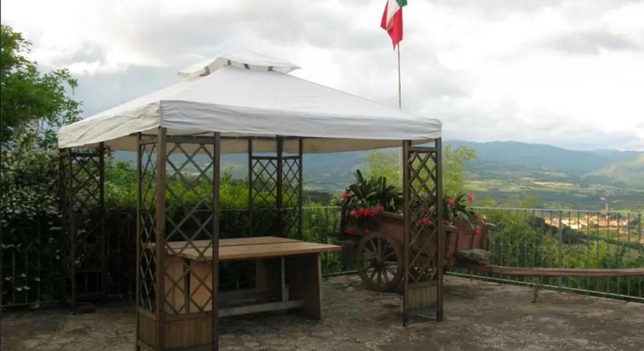 Casa Mazzocchi Vista Su Poppiヴィラ エクステリア 写真