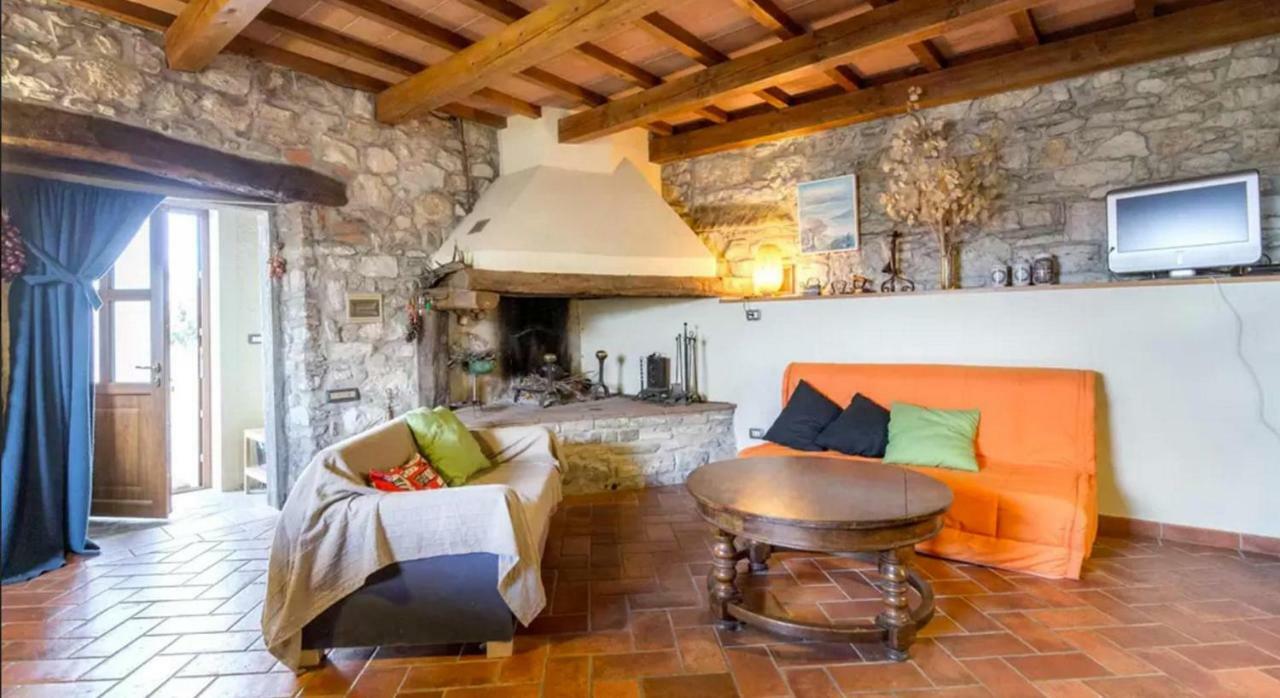 Casa Mazzocchi Vista Su Poppiヴィラ エクステリア 写真
